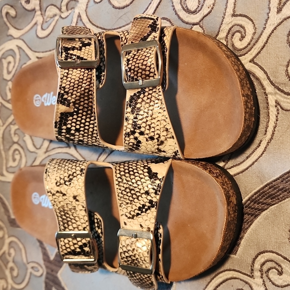 Sandals size 6.5